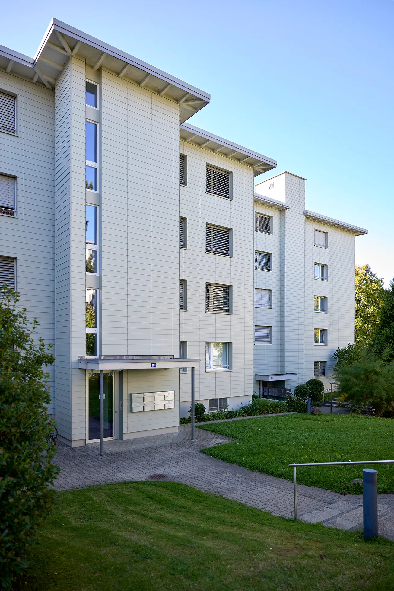 Zoom: wgw_wohnbau-genossenschaft_waldheim_winterthur_siedlung_auf_punten_19-21_2.webp