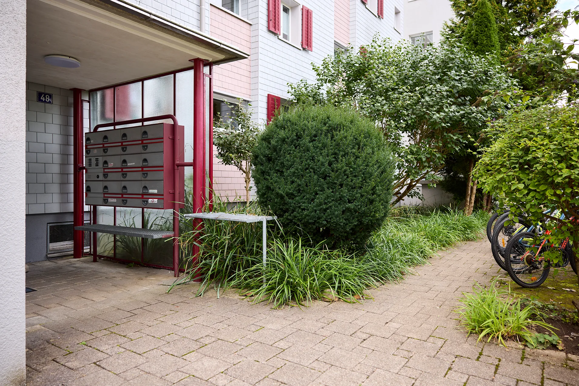 Zoom: wgw_wohnbau-genossenschaft_waldheim_winterthur_siedlung_hornlistrasse_46-50_4.webp