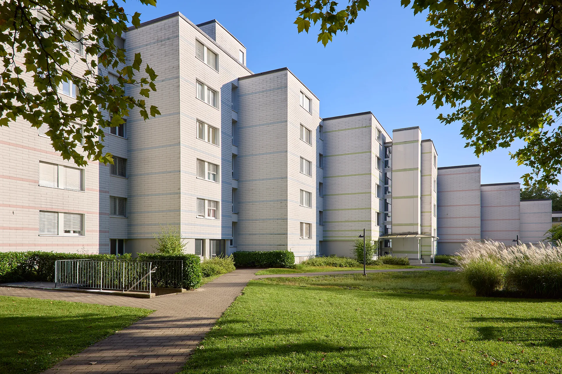 Zoom: wgw_wohnbau-genossenschaft_waldheim_winterthur_siedlung_hulfteggstrasse_35-47_2.webp